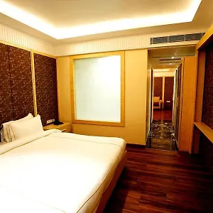 3* Hotel Magic Leaf